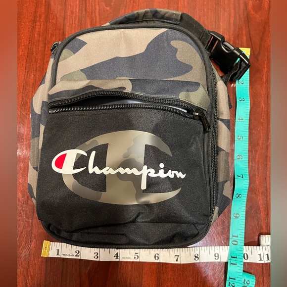 Champion Camouflage and Black Insulated Lunch Tote - Picture 2 of 8